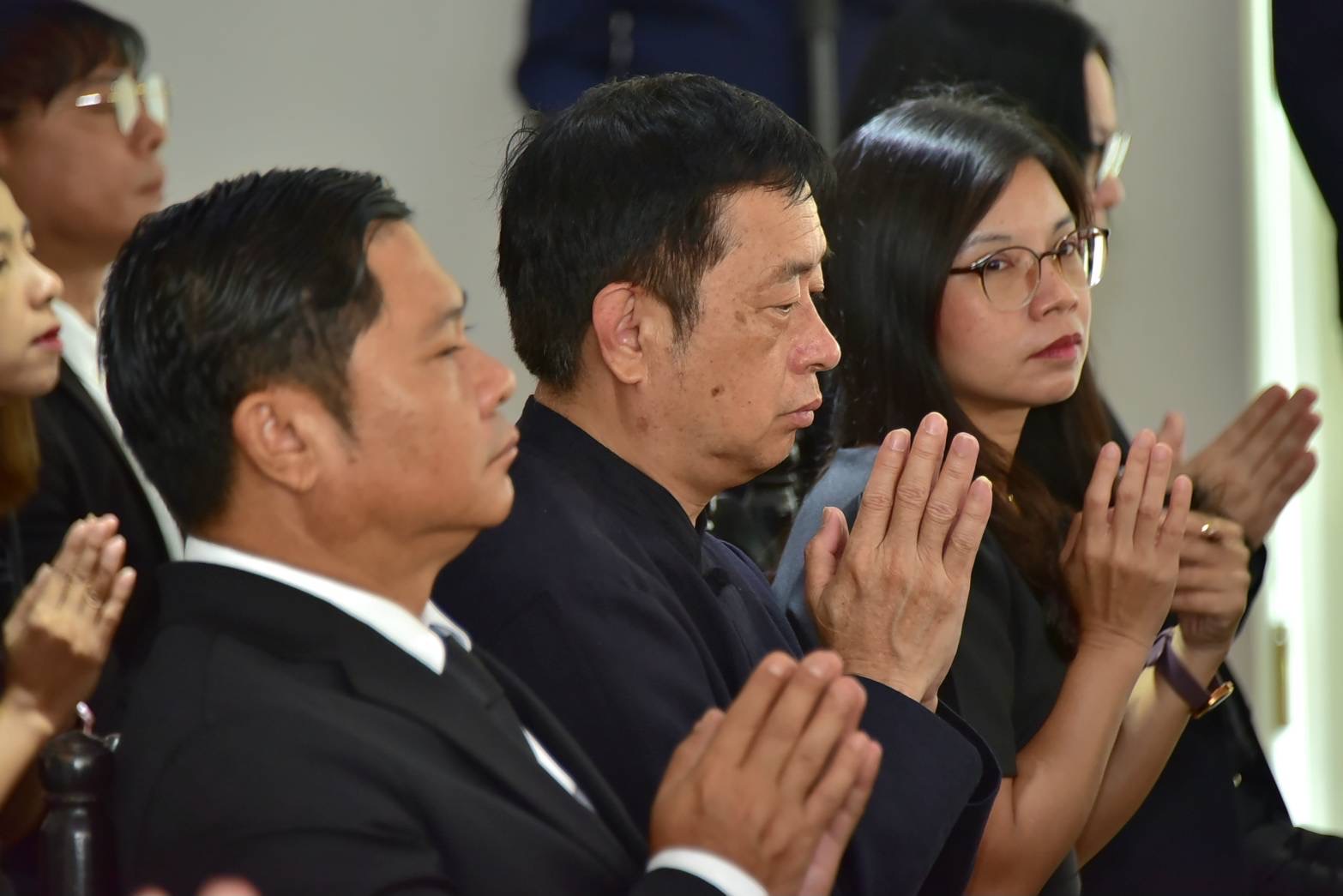 title - รองเลขาธิการ ส.ป.ก. ร่วมพิธีเจริญพระพุทธมนต์ เพื่อถวายเป็นพระราชกุศลแด่พระบาทสมเด็จพระเจ้าอยู่หัว เนื่องในโอกาสมหามงคลเฉลิมพระชนมพรรษา 28 กรกฎาคม 2569 ณ อาคารเฉลิมพระเกียรติ 72 พรรษา สวนสมเด็จพระนางเจ้าสิริกิติ์ฯ